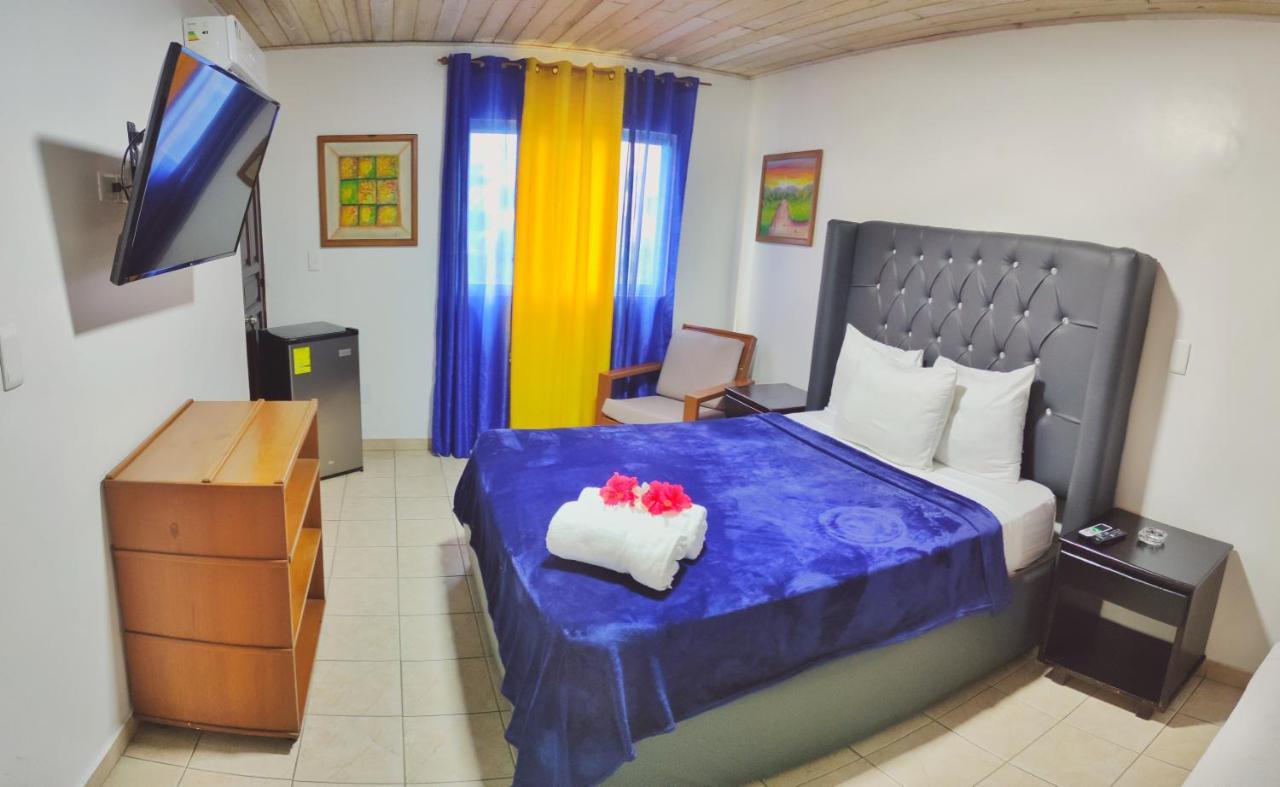 Acuarium Suite Resort La Viva Exterior photo